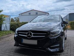 Schwarz Gebraucht 2015 Mercedes B220 Urban Van / Kleinbus | 17.299 € (Fairer Preis)
