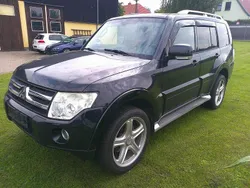Schwarz Gebraucht 2009 Mitsubishi Pajero Instyle SUV | 9.550 € (Guter Preis)