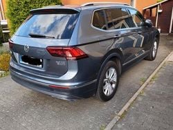 Grau Gebraucht 2018 VW Tiguan Allspace Highline SUV | 22.999 € (Fairer Preis)