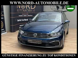 Aquamarinblau metallic (metallic) Gebraucht 2022 VW Passat GTE Kombi | 22.900 € (Fairer Preis)