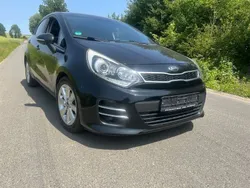 Schwarz Gebraucht 2015 Kia Rio DREAM-TEAM Edition Limousine | 7.999 € (Fairer Preis)