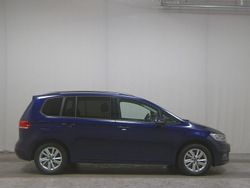 Blau Gebraucht 2022 VW Touran Comfortline Van / Kleinbus | 15.450 € (Superpreis)