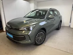 Grün Gebraucht 2024 VW Tiguan Life SUV | 38.500 € (Fairer Preis)