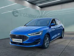 Blau Gebraucht 2022 Ford Focus Limousine | 17.249 € (Guter Preis)