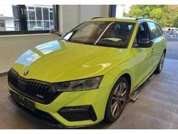 Gruen Gebraucht 2022 Skoda Octavia RS Kombi | 34.310 € (Teuer)