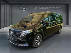 Obsidianschwarz metallic Gebraucht 2024 Mercedes V300 Avantgarde Van / Kleinbus | 73.500 € (Teuer)