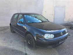 Schwarz Gebraucht 2002 VW Golf IV Kleinwagen | 2.399 € (Fairer Preis)