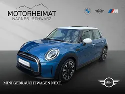 Blau Gebraucht 2024 Mini Cooper Classic Kleinwagen | 28.500 € (Etwas zu teuer)
