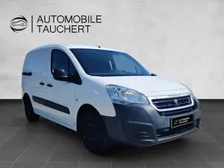 Weiß Gebraucht 2017 Peugeot Partner Comfort plus Van / Kleinbus | 9.990 € (Fairer Preis)