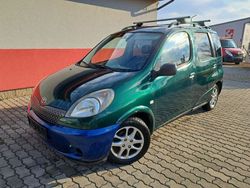 Grün Gebraucht 1999 Toyota Yaris Kombi | 1.250 € (Fairer Preis)