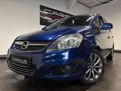 Blau Gebraucht 2010 Opel Zafira Edition Van / Kleinbus | 5.590 € (Teuer)