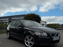 Grün Gebraucht 2009 Volvo V50 Kombi | 2.700 € (Fairer Preis)
