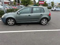 Grün Gebraucht 2004 VW Golf V Kleinwagen | 3.000 € (Etwas zu teuer)