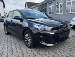 Braun Gebraucht 2017 Kia Rio Limousine | 8.499 € (Fairer Preis)