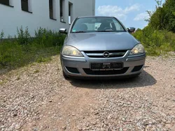 Grau Gebraucht 2005 Opel Corsa Kleinwagen | 600 € (Guter Preis)