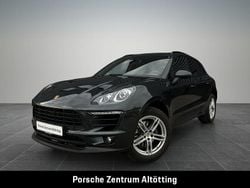 Grau Gebraucht 2017 Porsche Macan SUV | 44.680 € (Teuer)