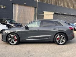 Grau Gebraucht 2024 Audi Q8 e-tron S-Line SUV | 48.999 € (Superpreis)
