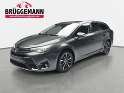 Grau Gebraucht 2018 Toyota Avensis Team Kombi | 16.890 € (Fairer Preis)