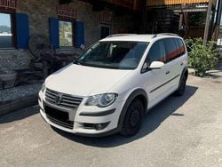 Weiß Gebraucht 2007 VW Touran Cross Van / Kleinbus | 3.250 € (Superpreis)