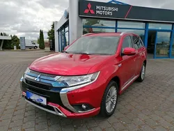 Rot Gebraucht 2021 Mitsubishi Outlander P-HEV Basis Limousine | 23.980 € (Fairer Preis)