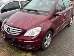 Rot Gebraucht 2006 Mercedes B170 Van / Kleinbus | 4.200 € (Fairer Preis)