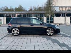 Schwarz Gebraucht 2011 VW Golf VI Kleinwagen | 6.750 €