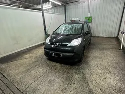 Schwarz Gebraucht 2005 Peugeot 107 Kleinwagen | 1.550 € (Fairer Preis)