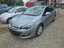 Grau Gebraucht 2013 Opel Astra Kombi | 3.700 €