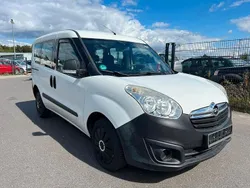 Weiß Gebraucht 2016 Opel Combo Selection Van / Kleinbus | 4.900 € (Superpreis)