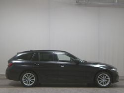 Schwarz Gebraucht 2023 BMW 320 Shadowline Kombi | 23.980 € (Superpreis)