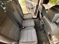 Grau Gebraucht 2015 VW Touran Trendline Van / Kleinbus | 14.200 €
