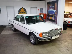 Weiß Gebraucht 1984 Mercedes 300 Limousine | 36.500 €