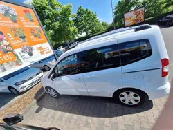 Weiß Gebraucht 2018 Ford Tourneo Courier Van / Kleinbus | 10.400 € (Fairer Preis)
