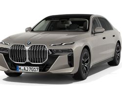 Oxidgrau metallic Gebraucht 2025 BMW 740 M Sport Limousine | 100.779 €