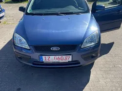 Blau Gebraucht 2006 Ford Focus Kombi | 2.500 €