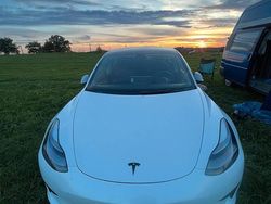 Weiß Gebraucht 2021 Tesla Model 3 Limousine | 22.800 € (Guter Preis)