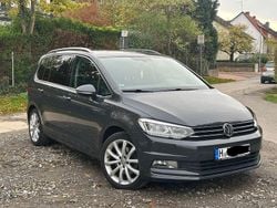 Grau Gebraucht 2017 VW Touran Highline Van / Kleinbus | 13.300 € (Etwas zu teuer)