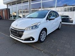 Weiß Gebraucht 2017 Peugeot 208 Style Kleinwagen | 4.499 € (Fairer Preis)