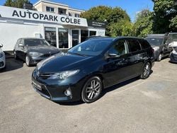 Schwarz Gebraucht 2015 Toyota Auris Touring Sports Edition Kombi | 9.999 € (Fairer Preis)