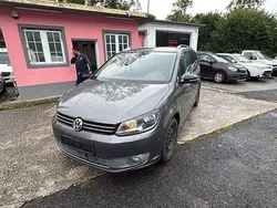 Grau Gebraucht 2011 VW Touran Style Van / Kleinbus | 3.990 € (Guter Preis)