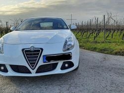 Weiß Gebraucht 2013 Alfa Romeo Giulietta Limousine | 9.000 € (Guter Preis)