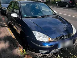 Blau Gebraucht 2002 Ford Focus Kleinwagen | 590 € (Guter Preis)