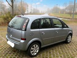 Grau Gebraucht 2006 Opel Meriva Van / Kleinbus | 2.999 € (Fairer Preis)