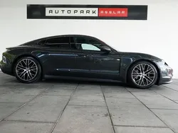 Grau Gebraucht 2022 Porsche Taycan 4S Chrono Limousine | 68.880 € (Guter Preis)