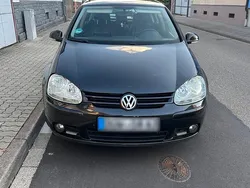 Schwarz Gebraucht 2006 VW Golf V Kleinwagen | 2.800 € (Fairer Preis)