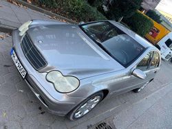 Cubanitsilber metallic Gebraucht 2004 Mercedes C200 Limousine | 2.500 € (Guter Preis)
