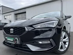 Mitternachtsschwarz Gebraucht 2024 Seat Leon FR-Line Kombi | 28.140 € (Fairer Preis)