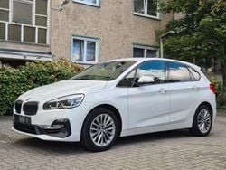 Weiß Gebraucht 2020 BMW 218 Active Tourer Luxury Line Van / Kleinbus | 17.900 € (Guter Preis)