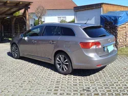 Bronze Gebraucht 2015 Toyota Avensis Edition Kombi | 12.499 € (Fairer Preis)
