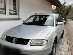 Silber Gebraucht 1998 VW Passat Kombi | 3.500 €